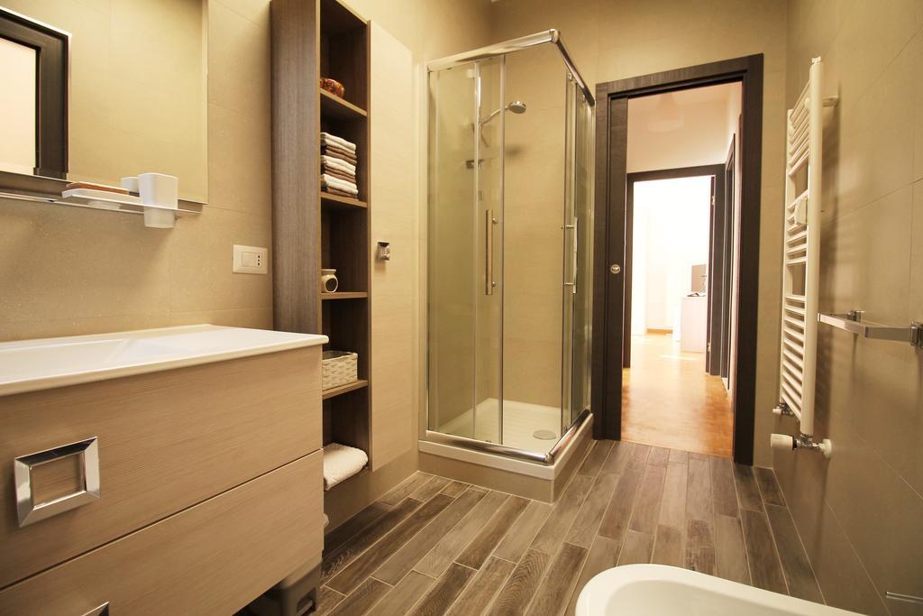 Eur Bright Spacious Terraced Apartment With Private Parking Only For Small Cars Roma Dış mekan fotoğraf