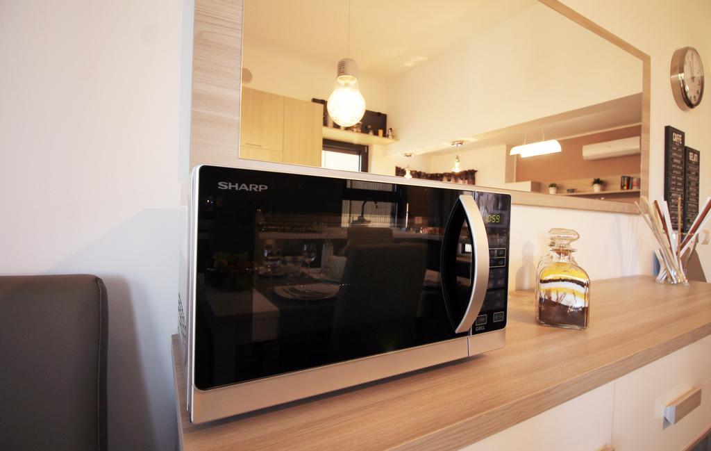Eur Bright Spacious Terraced Apartment With Private Parking Only For Small Cars Roma Dış mekan fotoğraf